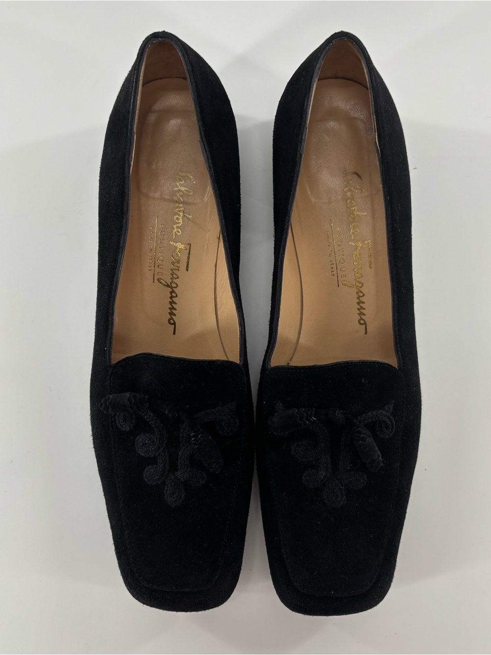 Ferragamo vintage black suede block heel loafers tassels 8 narrow preppy Italian